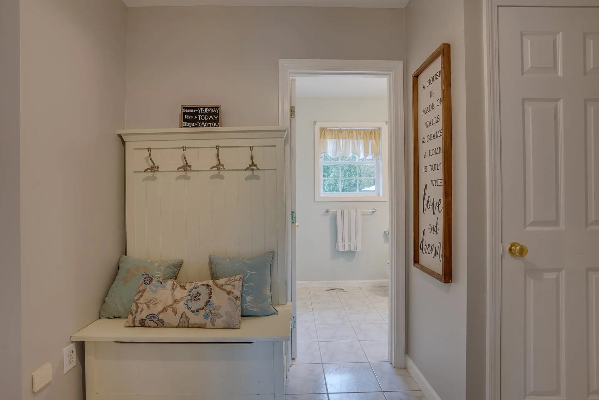 46 Buckingham Drive Londonderry NH 03053