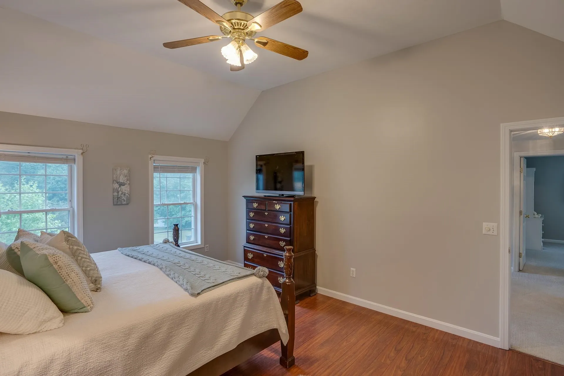 46 Buckingham Drive Londonderry NH 03053