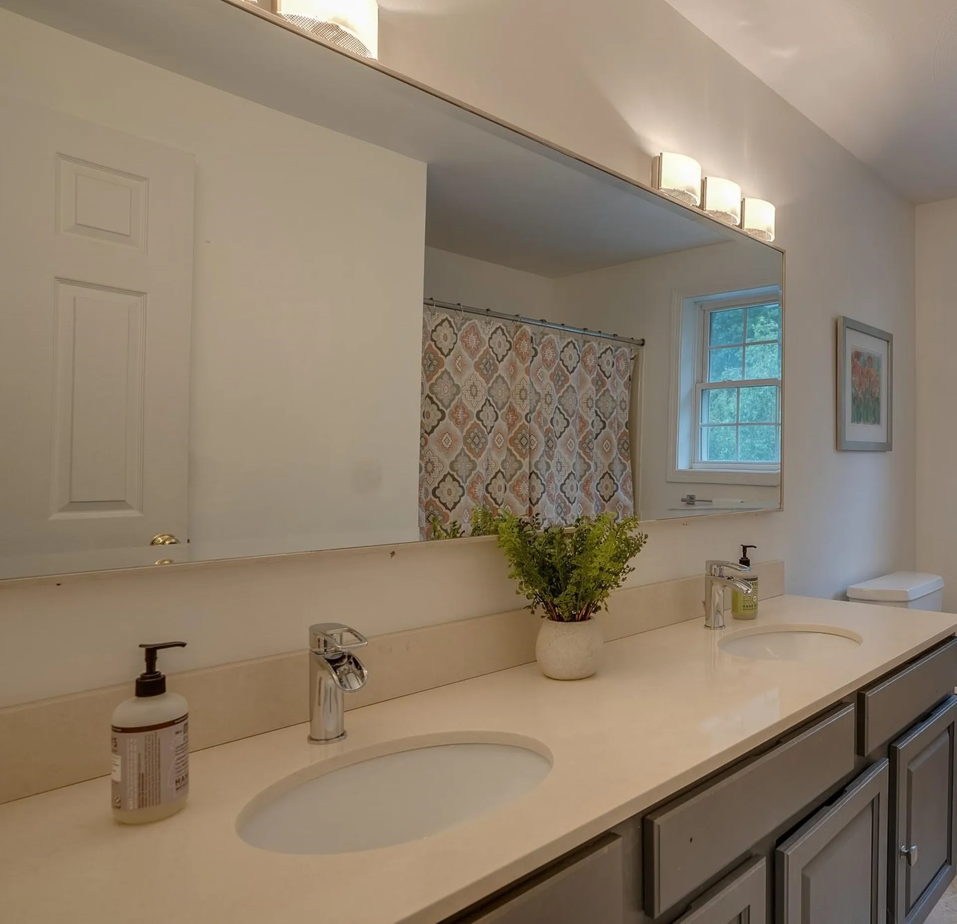 46 Buckingham Drive Londonderry NH 03053