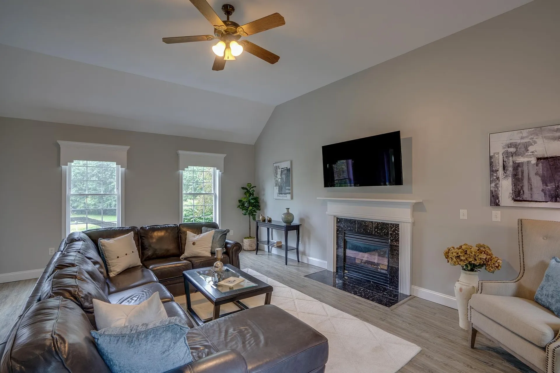 46 Buckingham Drive Londonderry NH 03053