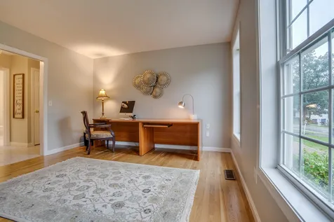46 Buckingham Drive Londonderry NH 03053