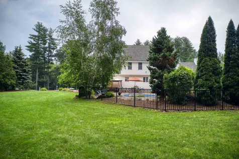 46 Buckingham Drive Londonderry NH 03053