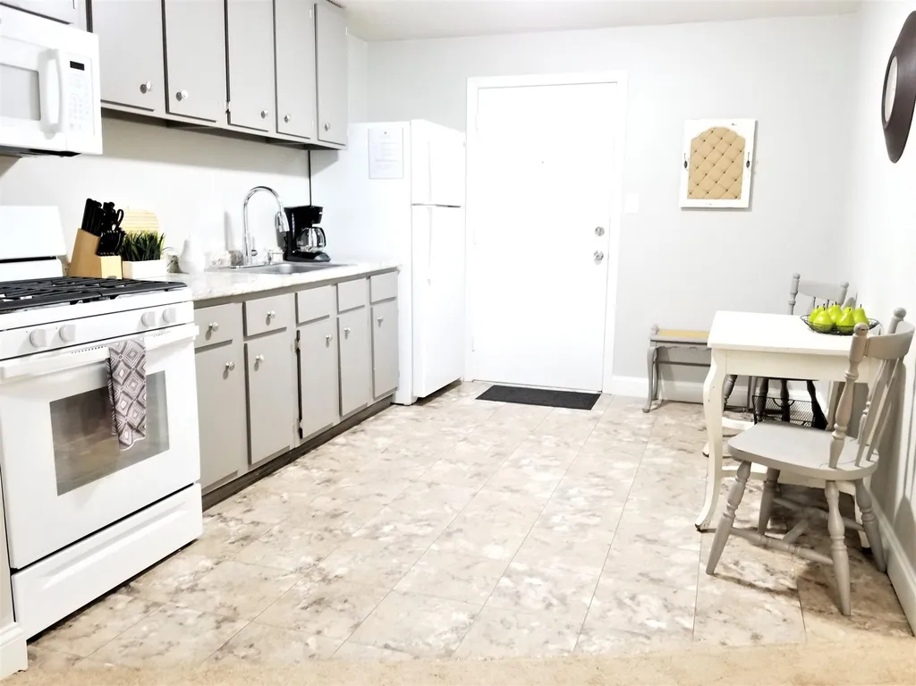 1 Lancelot Court Salem NH 03079