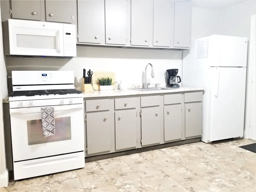 1 Lancelot Court Salem NH 03079
