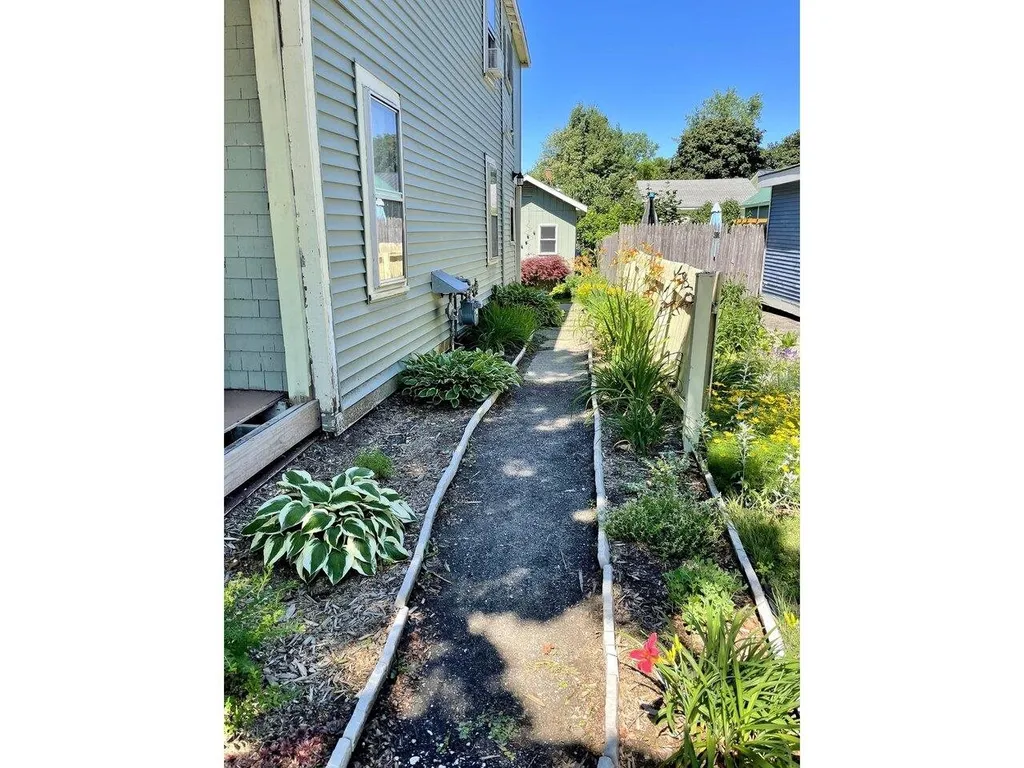 87 Saint Louis Street Burlington VT 05401