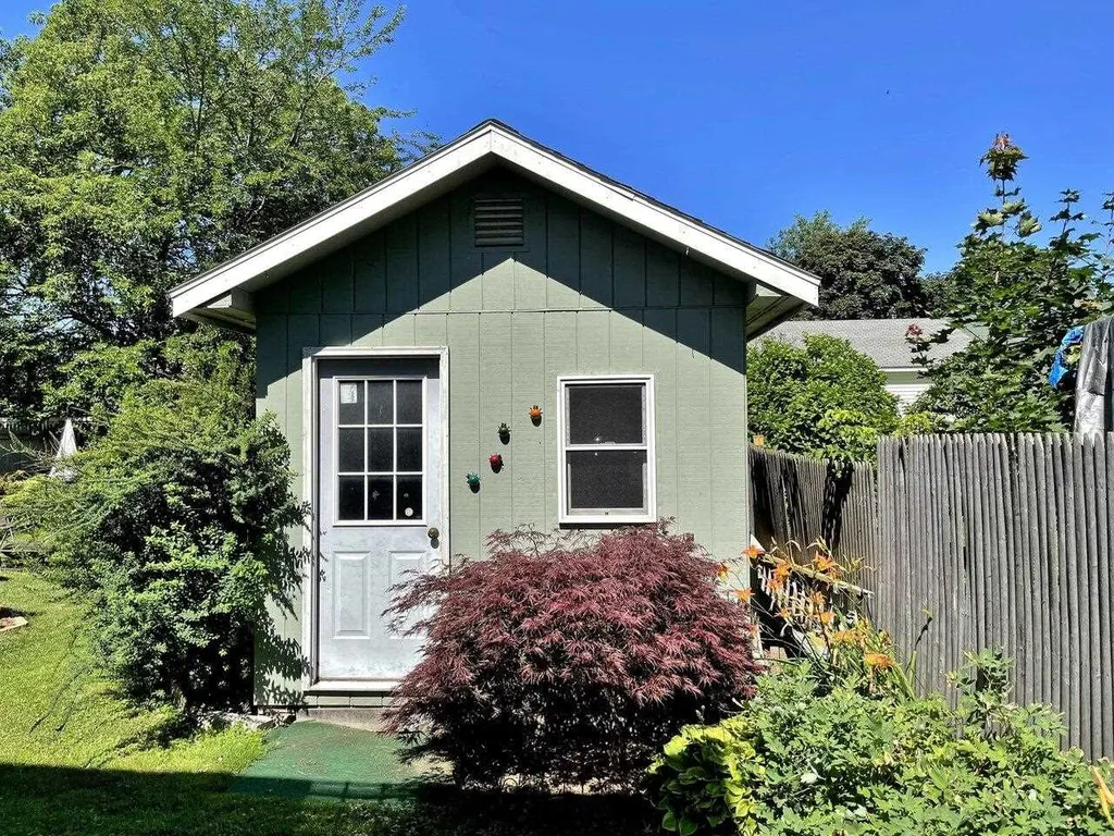 87 Saint Louis Street Burlington VT 05401