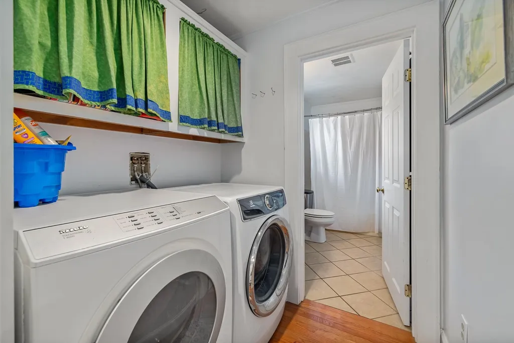 13 Laurel Lane New Castle NH 03854