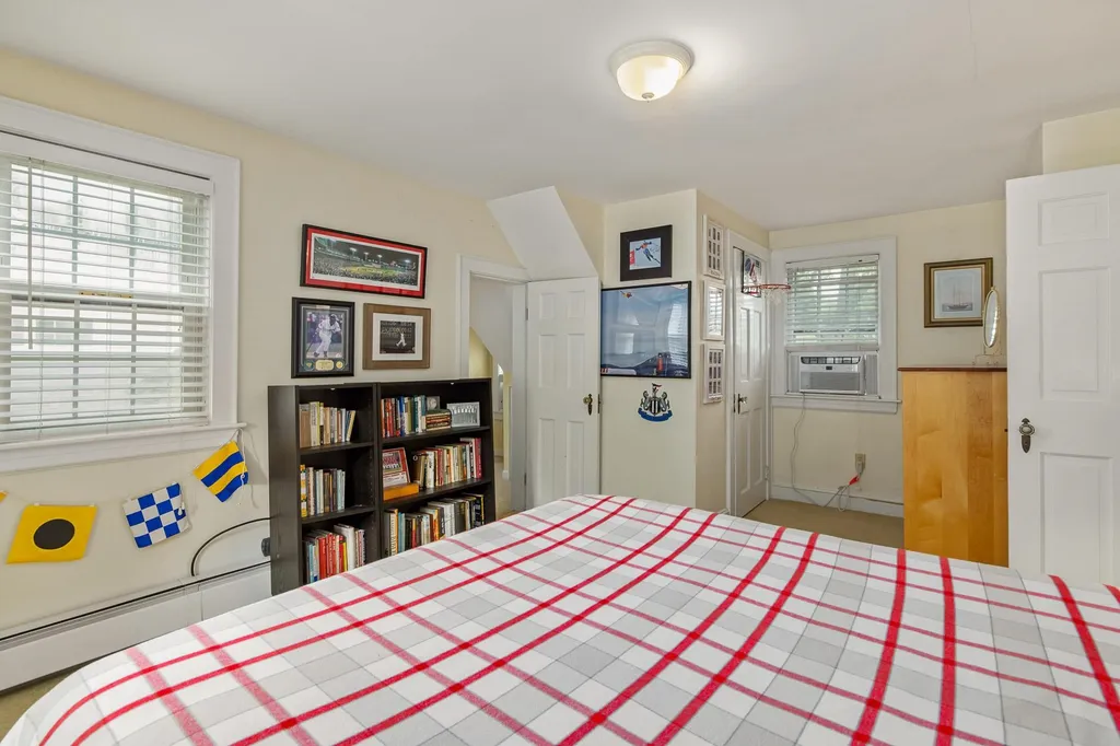 13 Laurel Lane New Castle NH 03854