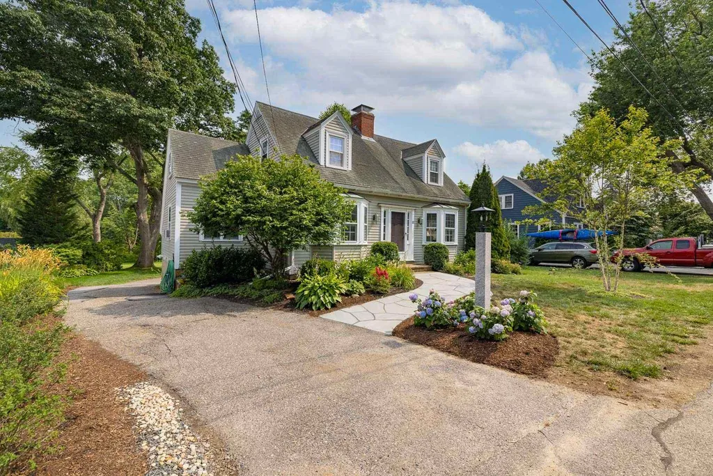 13 Laurel Lane New Castle NH 03854