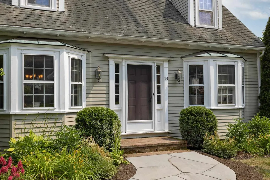 13 Laurel Lane New Castle NH 03854