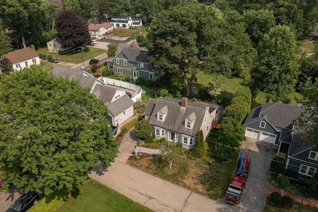 13 Laurel Lane New Castle NH 03854