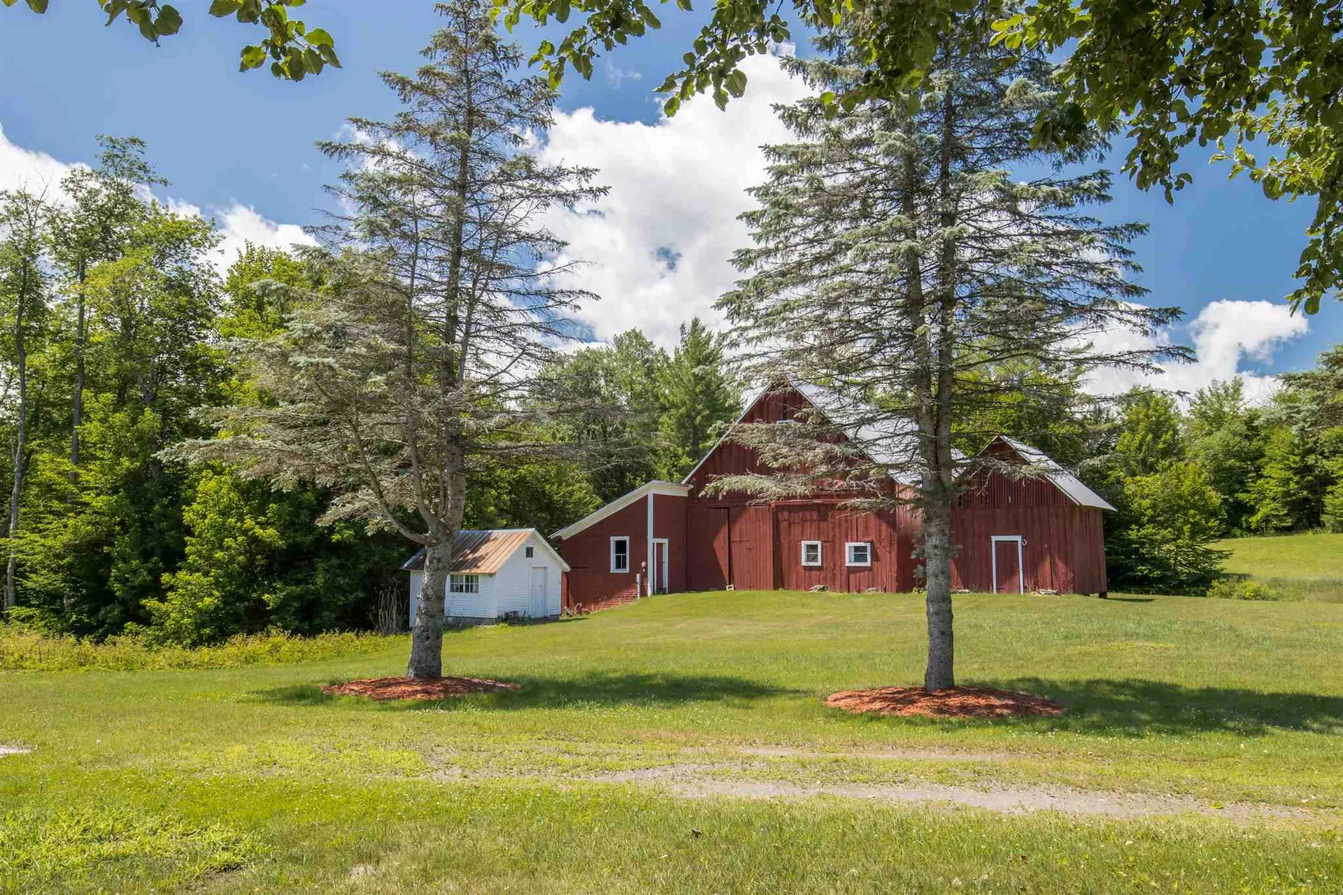 6950 Vt Route 14 Royalton VT 05068