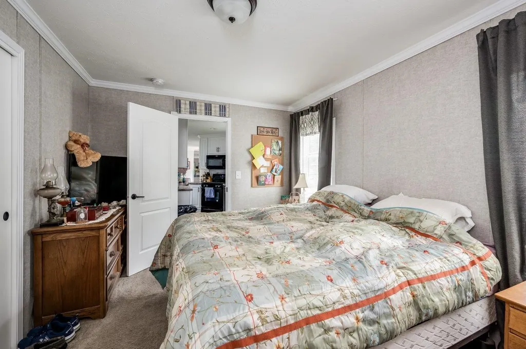 693 Sherwood Glen Somersworth NH 03878