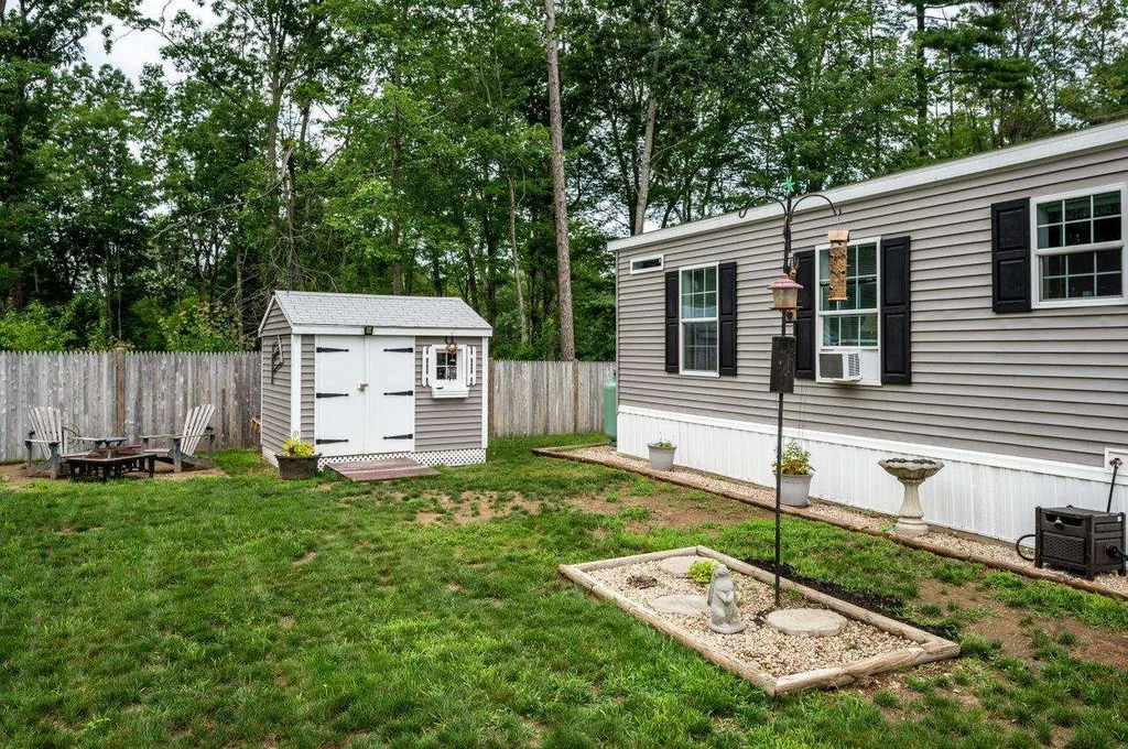 693 Sherwood Glen Somersworth NH 03878