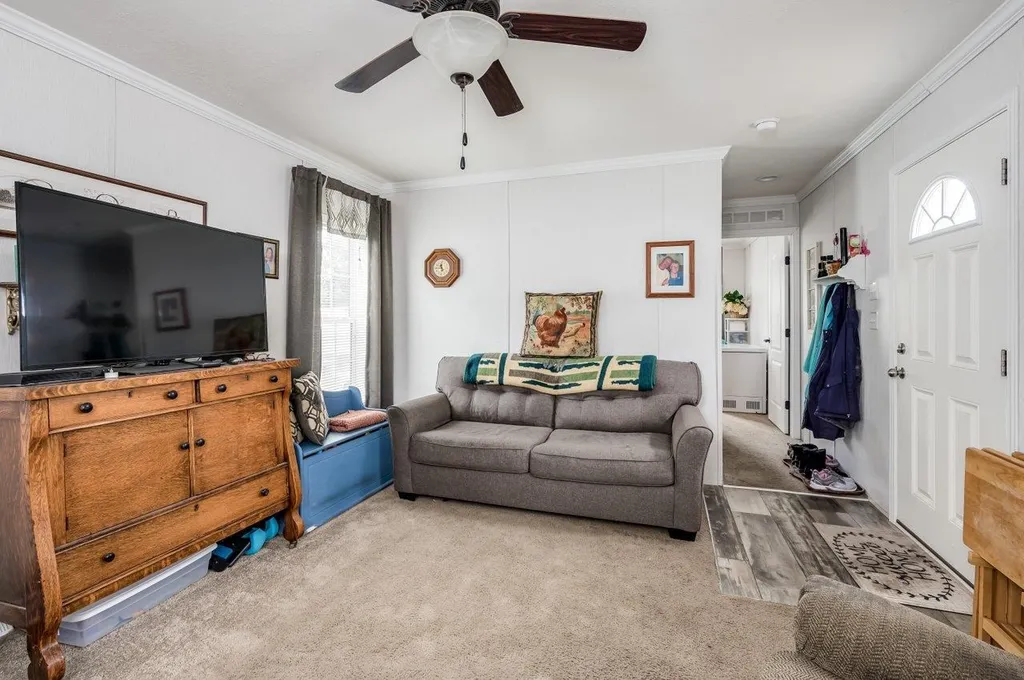 693 Sherwood Glen Somersworth NH 03878