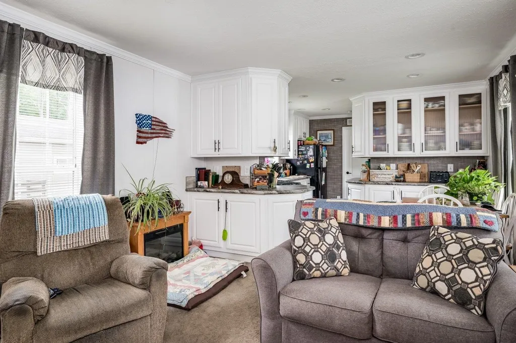 693 Sherwood Glen Somersworth NH 03878