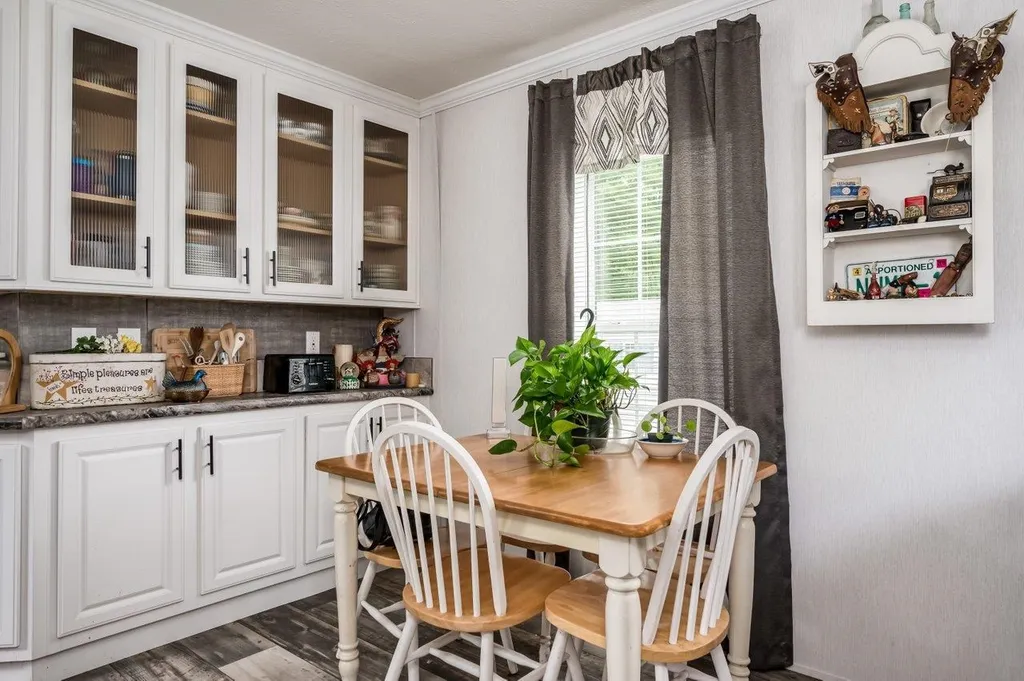 693 Sherwood Glen Somersworth NH 03878