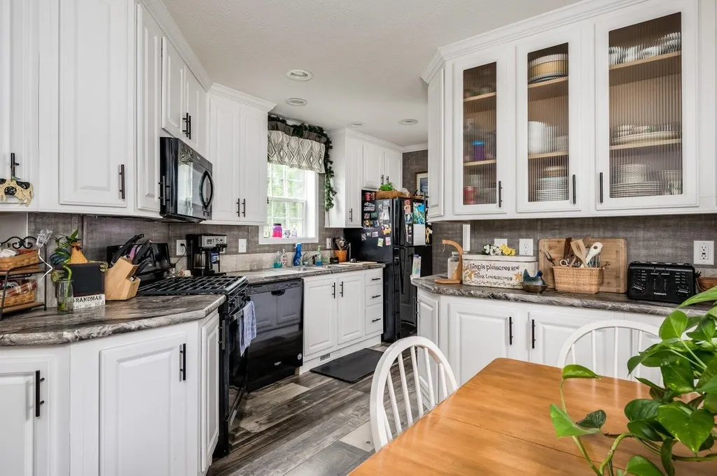 693 Sherwood Glen Somersworth NH 03878