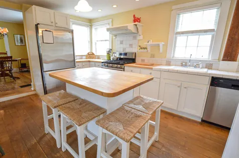 558 Main Street Chester VT 05143