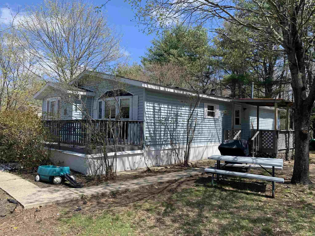 136 Daffodil Hill Lane Rochester NH 03868