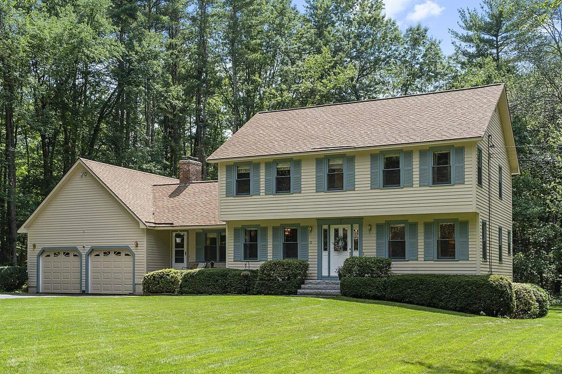 10 Anna Louise Drive Hudson NH 03051
