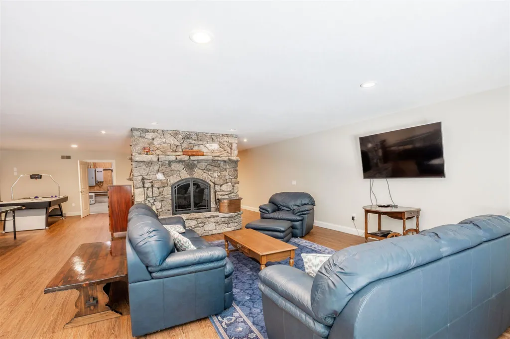 26 Cummings Cove Road Meredith NH 03253