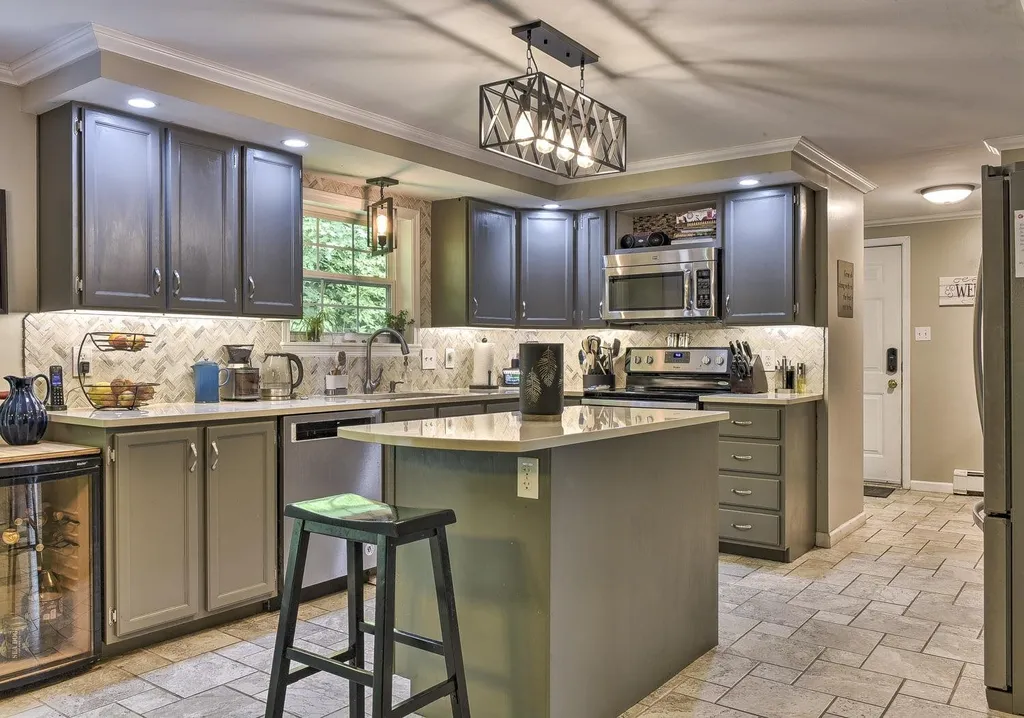 39 Zinn Road Chesterfield NH 03462