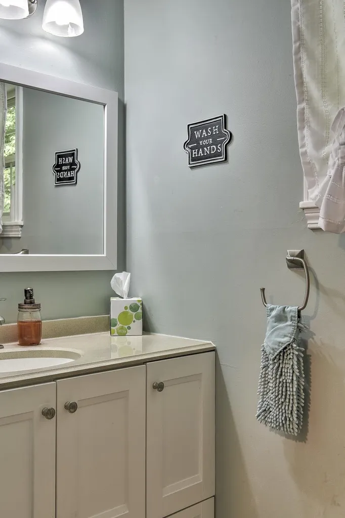 39 Zinn Road Chesterfield NH 03462
