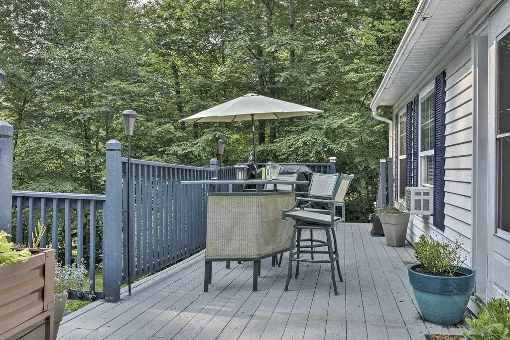 39 Zinn Road Chesterfield NH 03462