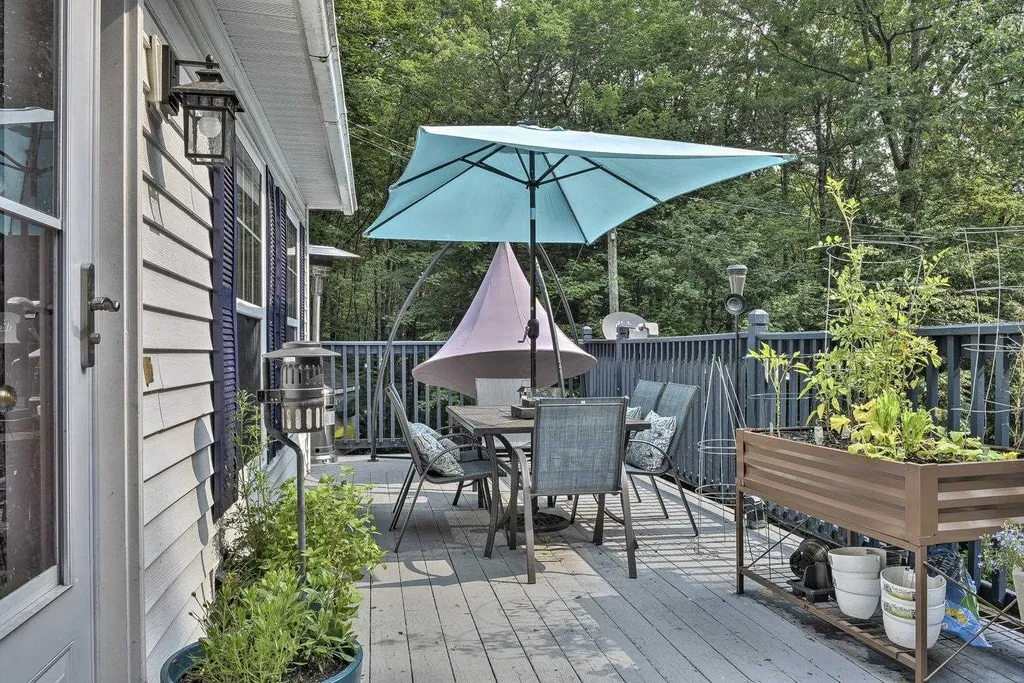 39 Zinn Road Chesterfield NH 03462