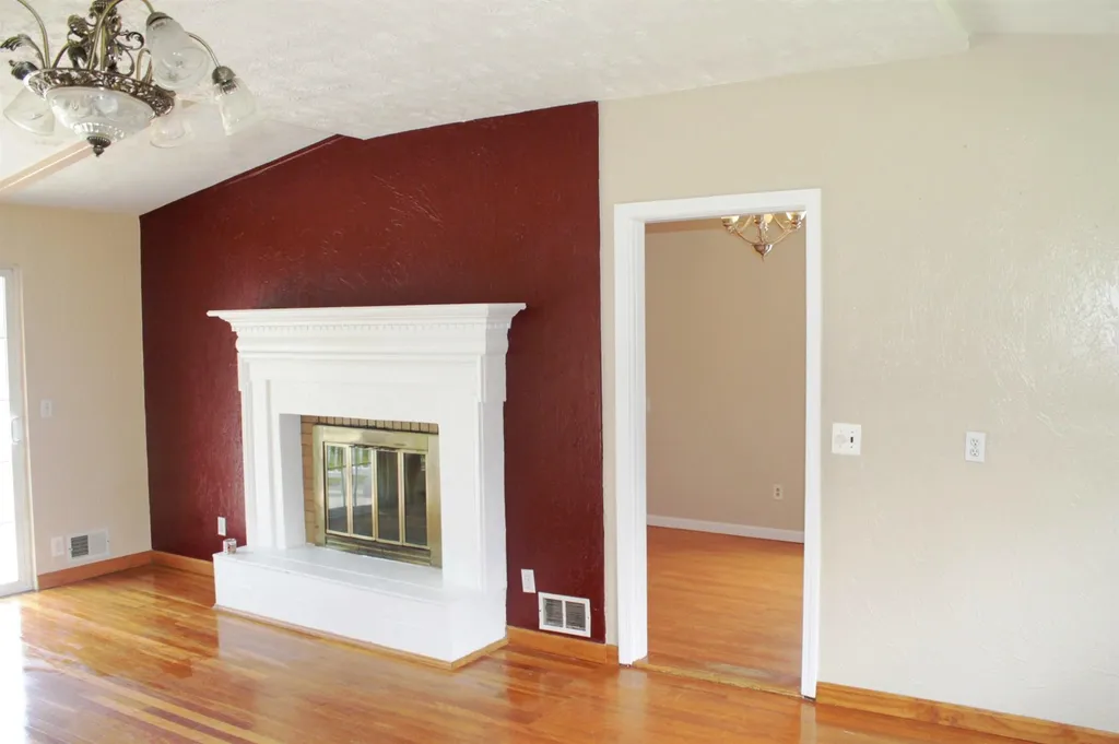 32 Chartrand Street Manchester NH 03103