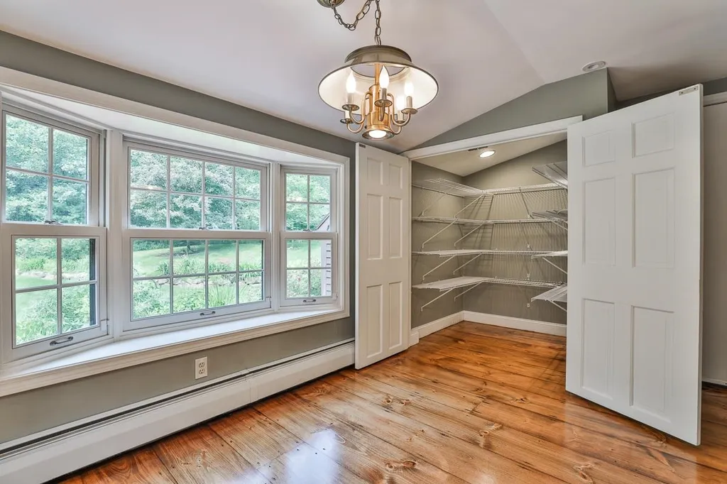 106 Blanford Place Bedford NH 03110