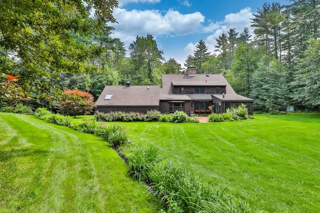 106 Blanford Place Bedford NH 03110