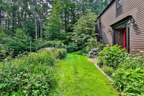 106 Blanford Place Bedford NH 03110