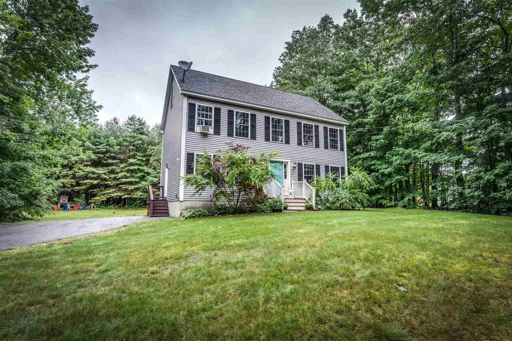 105 Labrador Road Farmington NH 03835