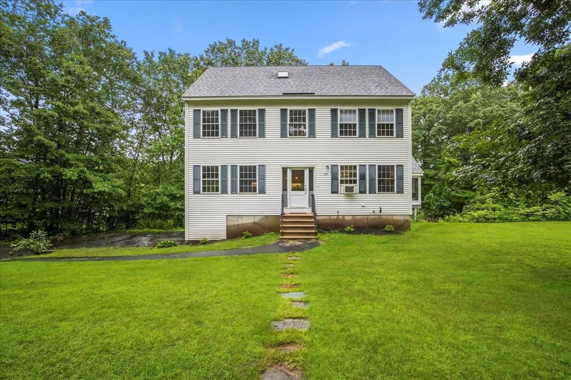 121 Walnut Hill Road Derry NH 03038