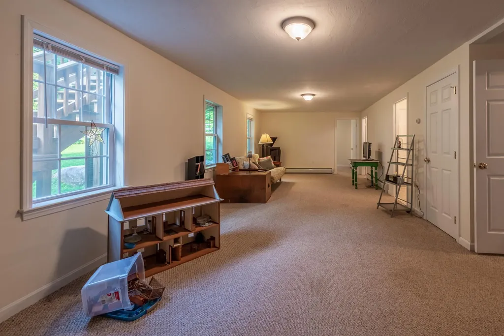 35 Messer Road Sunapee NH 03782