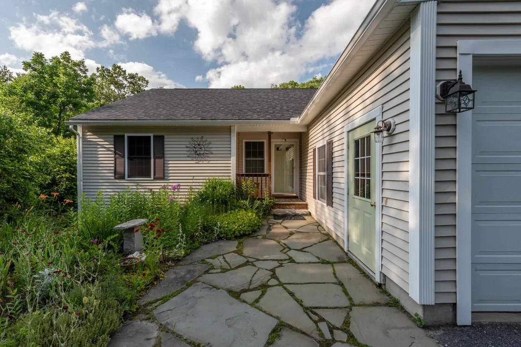 35 Messer Road Sunapee NH 03782