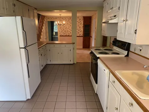 12 Elmwood Avenue Dover NH 03820