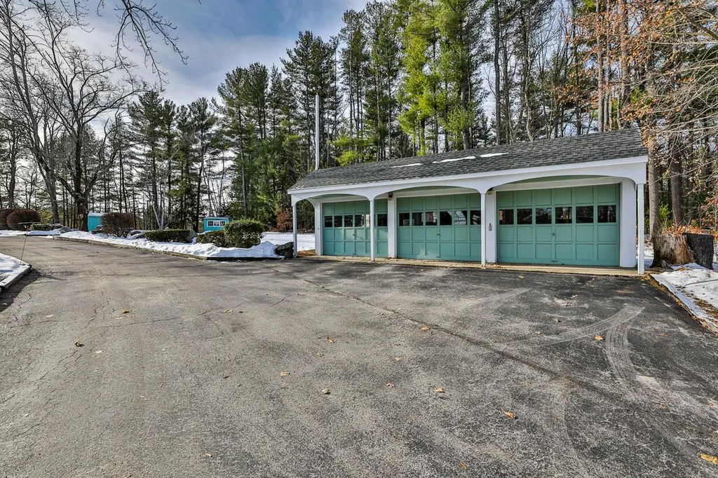 334 S River Road Bedford NH 03110