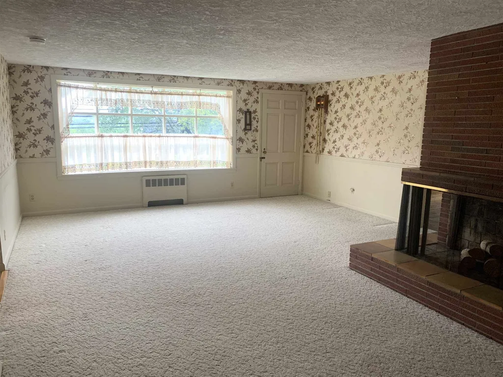 334 S River Road Bedford NH 03110