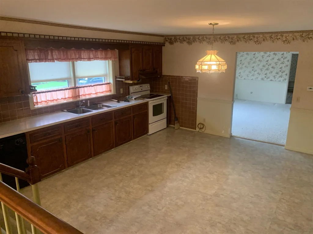 334 S River Road Bedford NH 03110