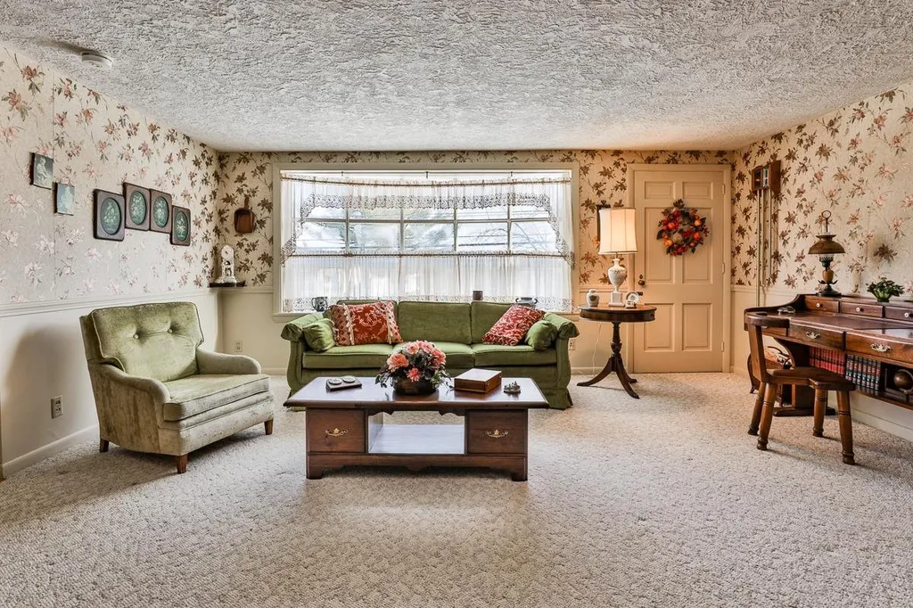 334 S River Road Bedford NH 03110