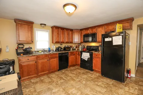 473 Hevey Street Manchester NH 03102
