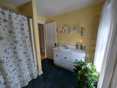 34 Cottage Street Brattleboro VT 05301