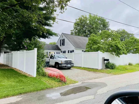 8 Essex Street Nashua NH 03064