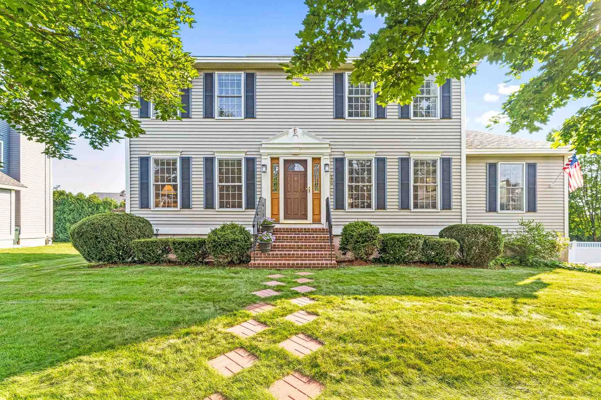 194 Stonington Drive Manchester NH 03109