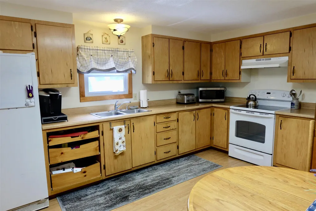 11 Brook Circle Loudon NH 03307