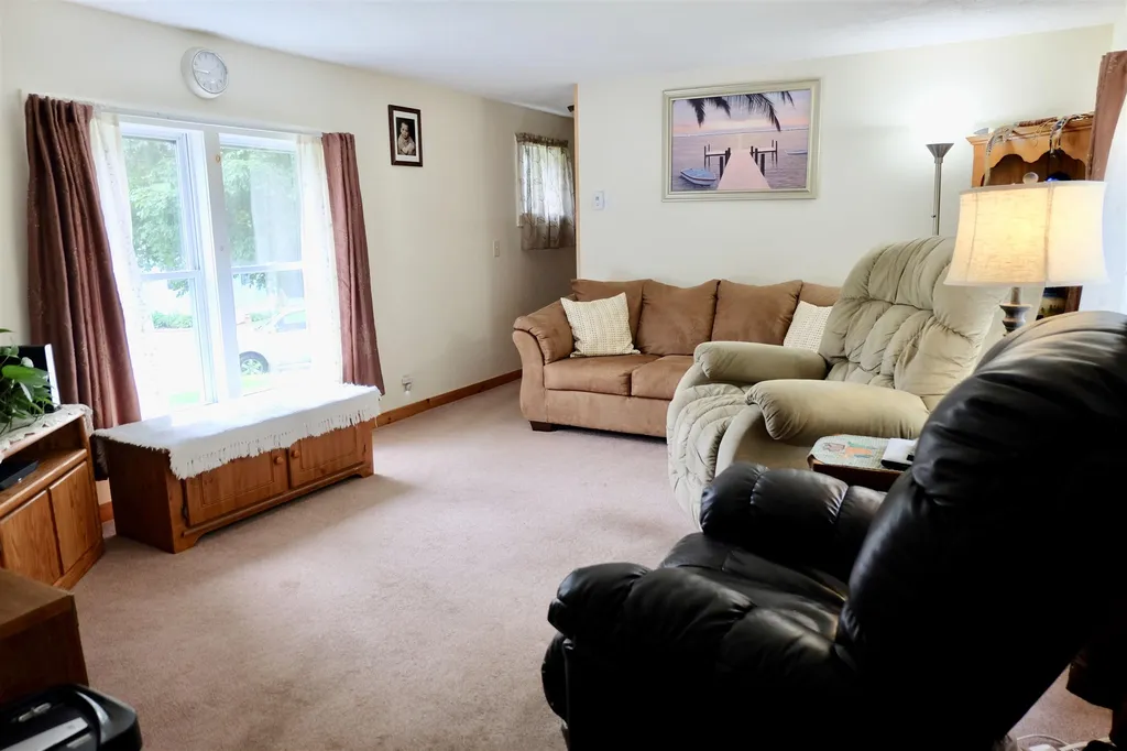 11 Brook Circle Loudon NH 03307