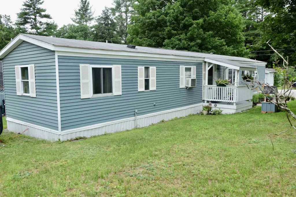 11 Brook Circle Loudon NH 03307